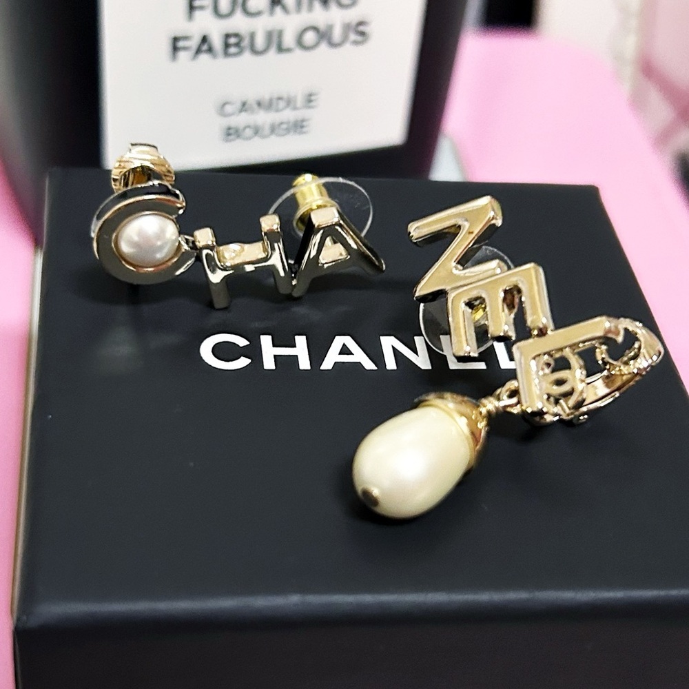 Authentic Chanel Limited Edition Pearl Split Logo CC Cuff / Climber Earrings - Picture 11 of 13